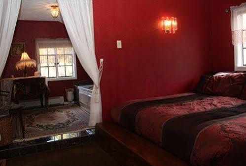 The Historic Brook Forest Inn إيفيرغرين المظهر الخارجي الصورة