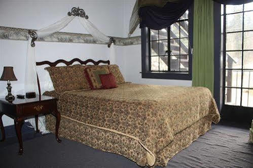 The Historic Brook Forest Inn إيفيرغرين المظهر الخارجي الصورة
